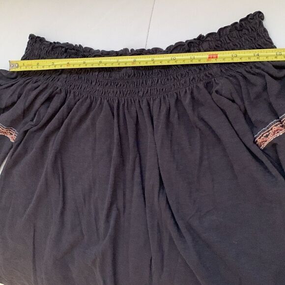 American Eagle Embroidered Off The Shoulder Top  Size M - Picture 3 of 9